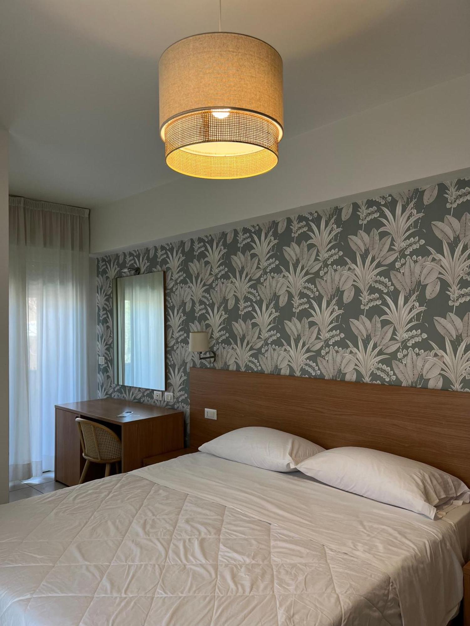 Hotel Majorca Sul Mare In Centro A Riccione Zewnętrze zdjęcie