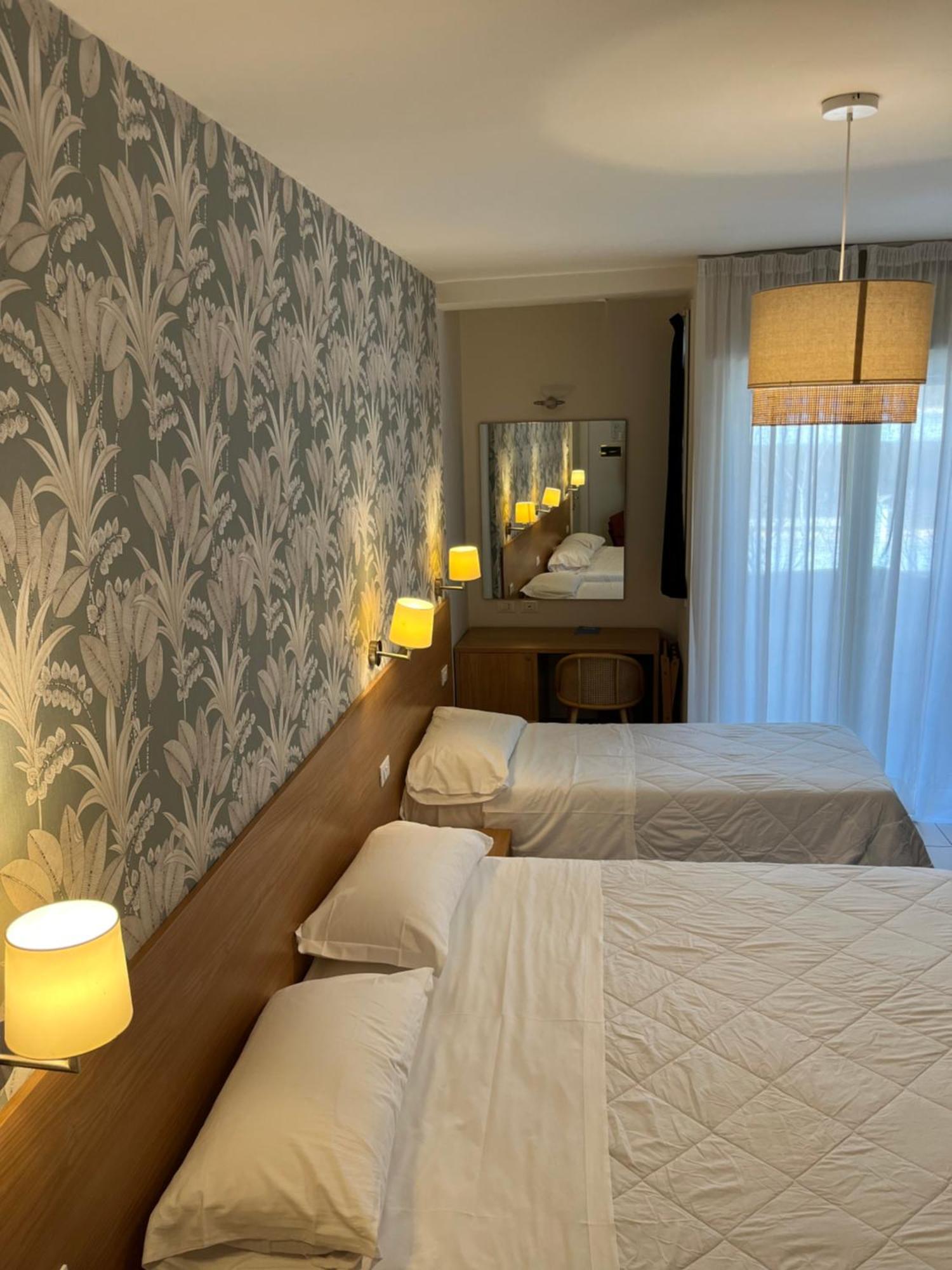Hotel Majorca Sul Mare In Centro A Riccione Zewnętrze zdjęcie