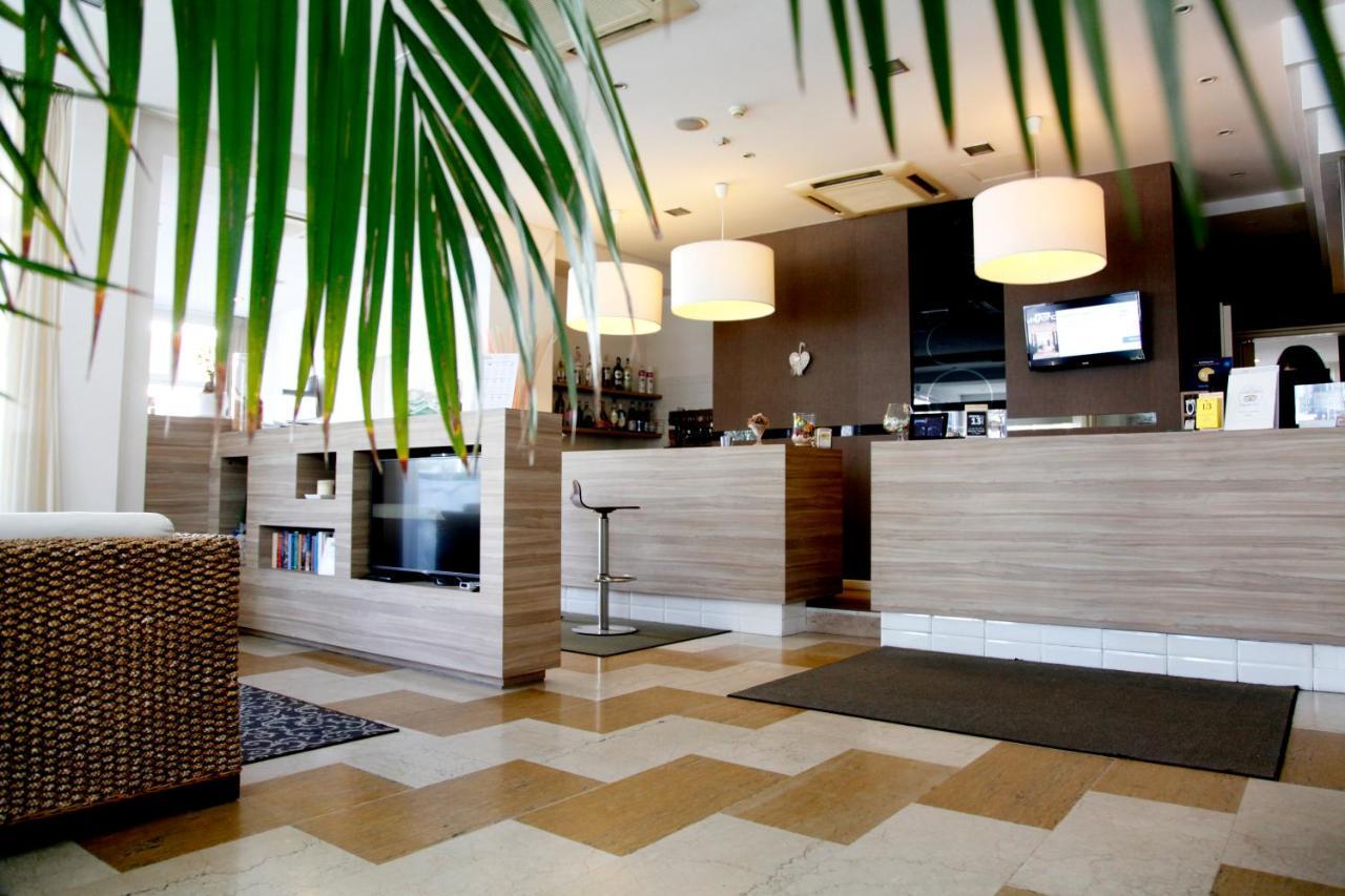 Hotel Majorca Sul Mare In Centro A Riccione Zewnętrze zdjęcie
