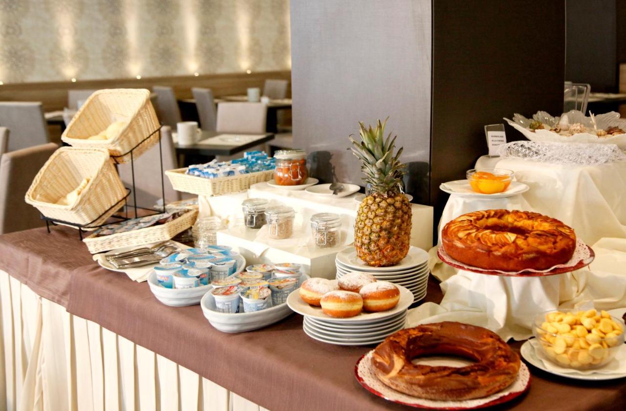 Hotel Majorca Sul Mare In Centro A Riccione Zewnętrze zdjęcie