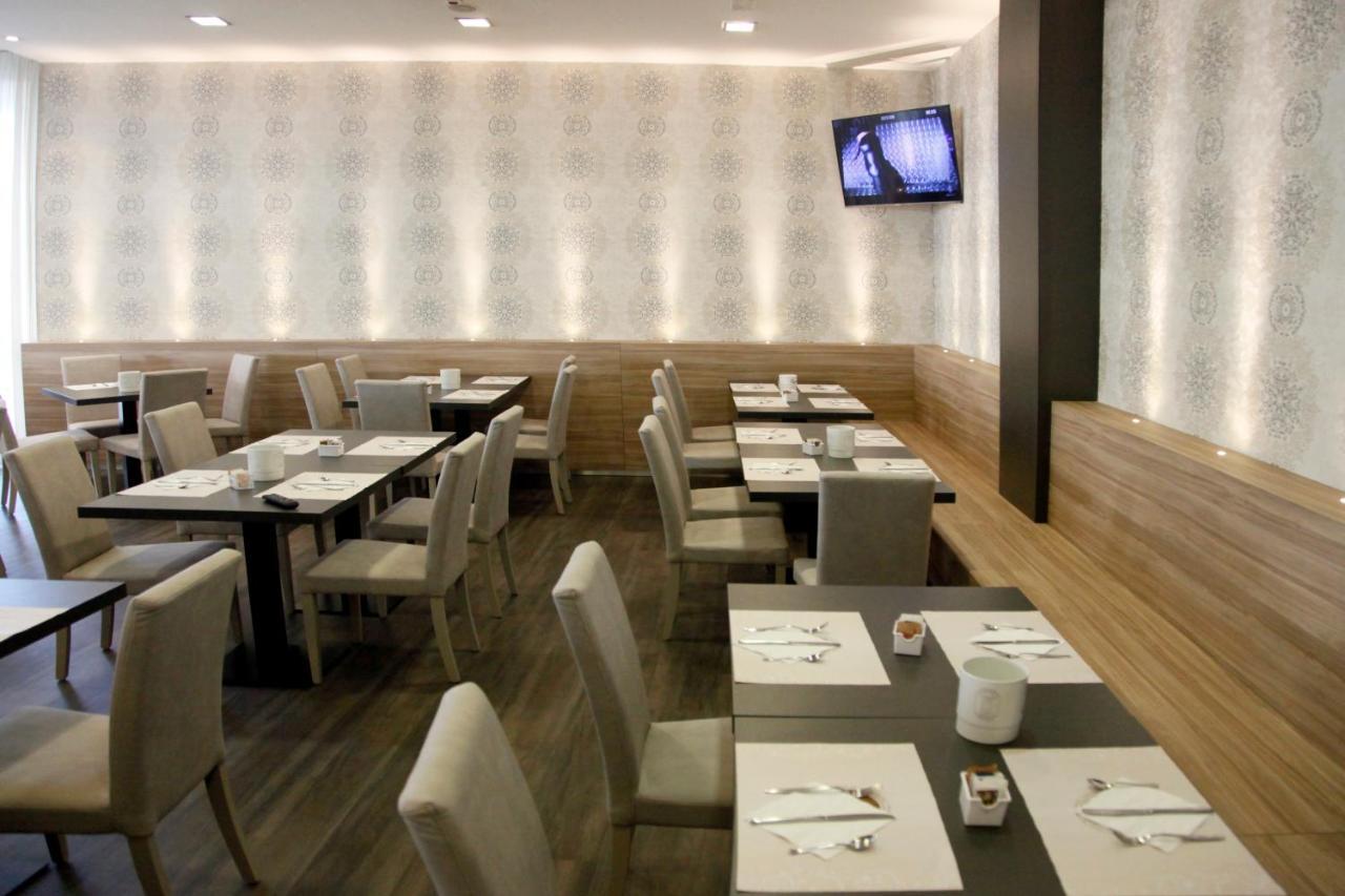 Hotel Majorca Sul Mare In Centro A Riccione Zewnętrze zdjęcie