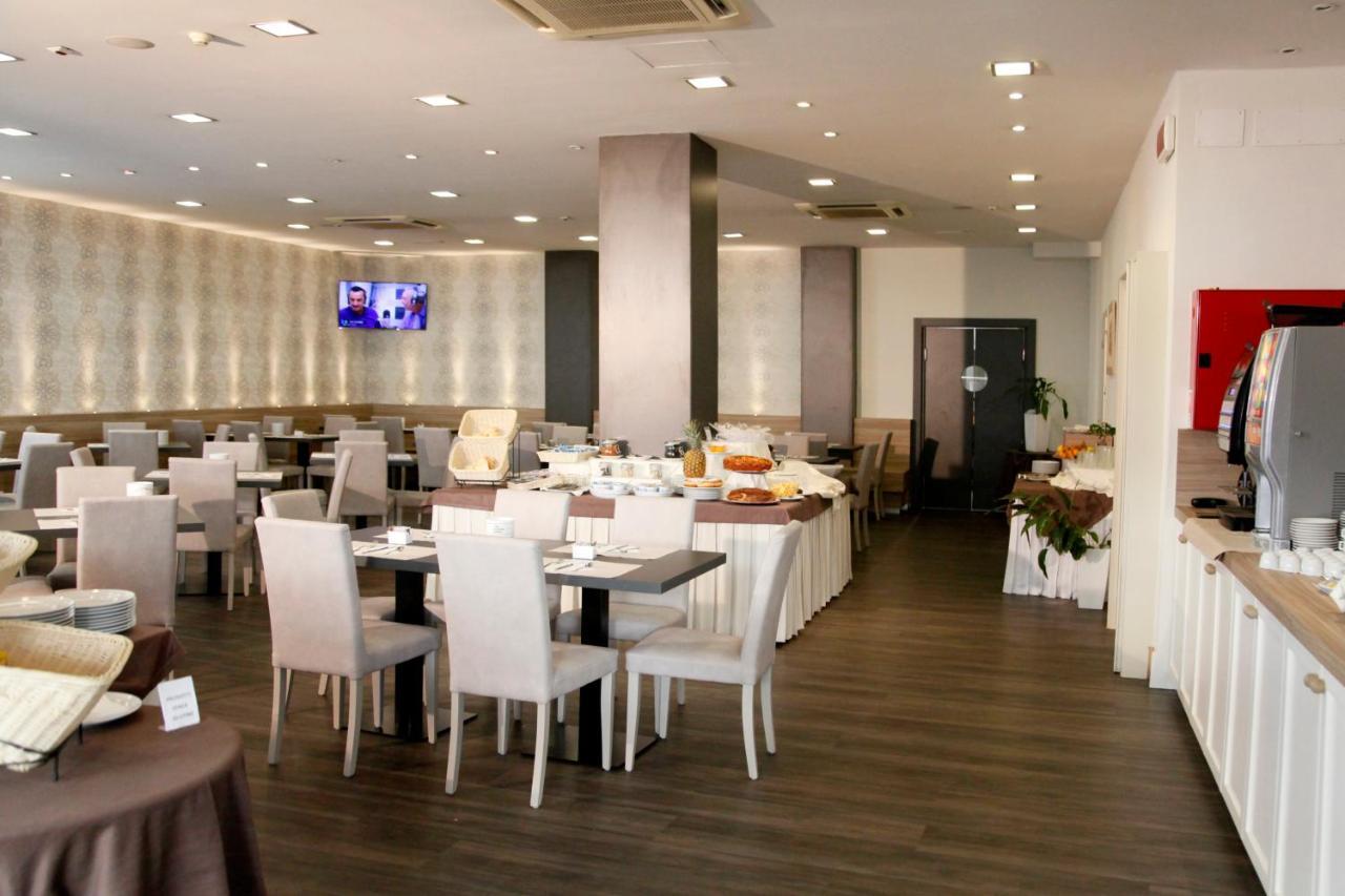 Hotel Majorca Sul Mare In Centro A Riccione Zewnętrze zdjęcie